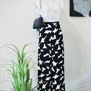 Chic Black and White Patterned Wide-Leg Pants